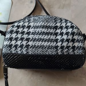 Calvin Klein crossbody bag two zipper